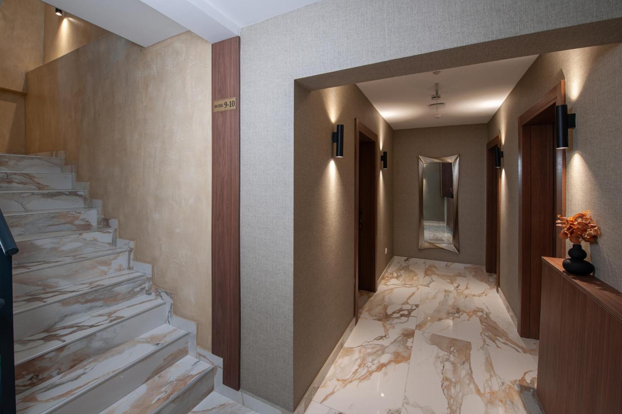 Hotel Kralj クラリエボ エクステリア 写真