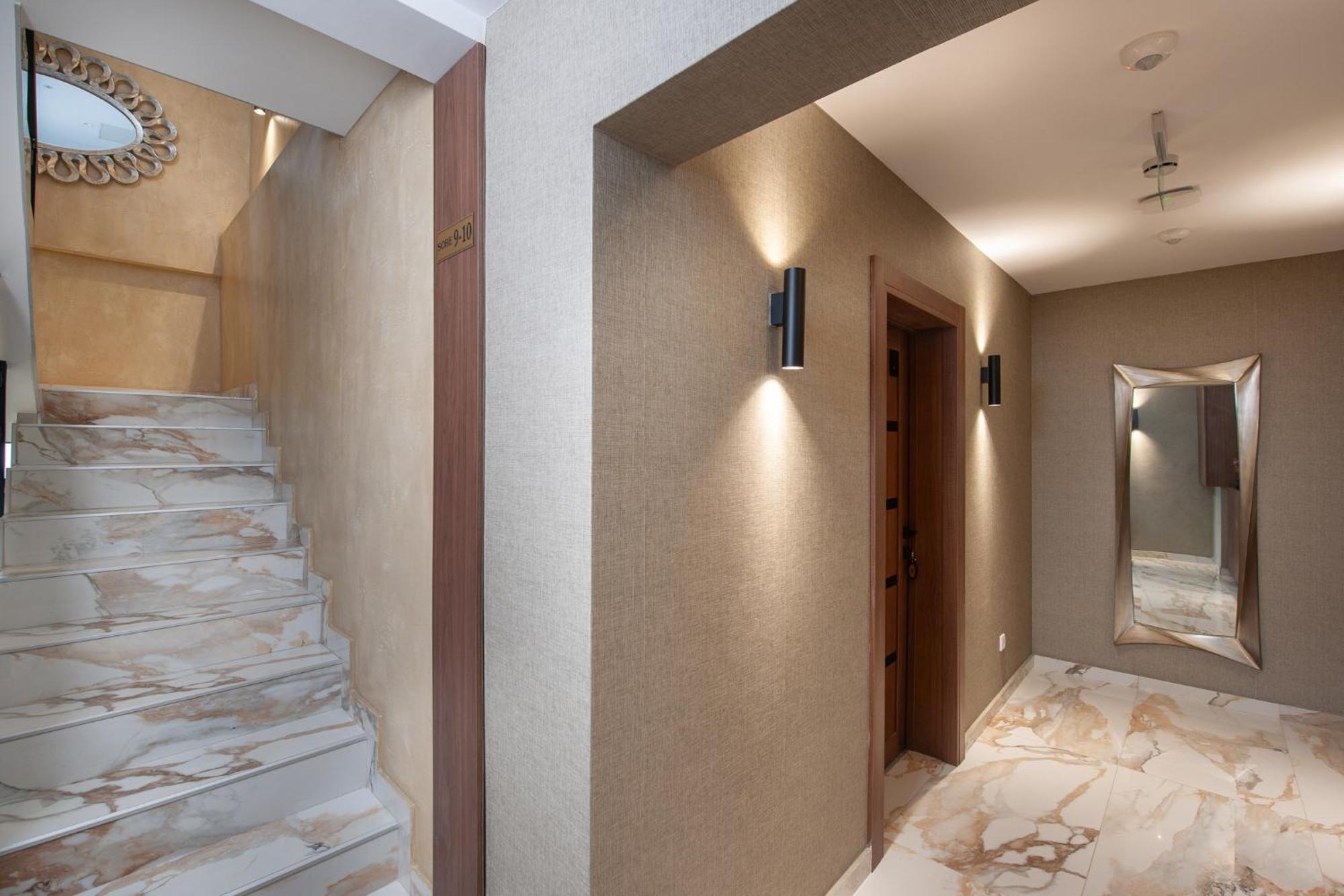 Hotel Kralj クラリエボ エクステリア 写真