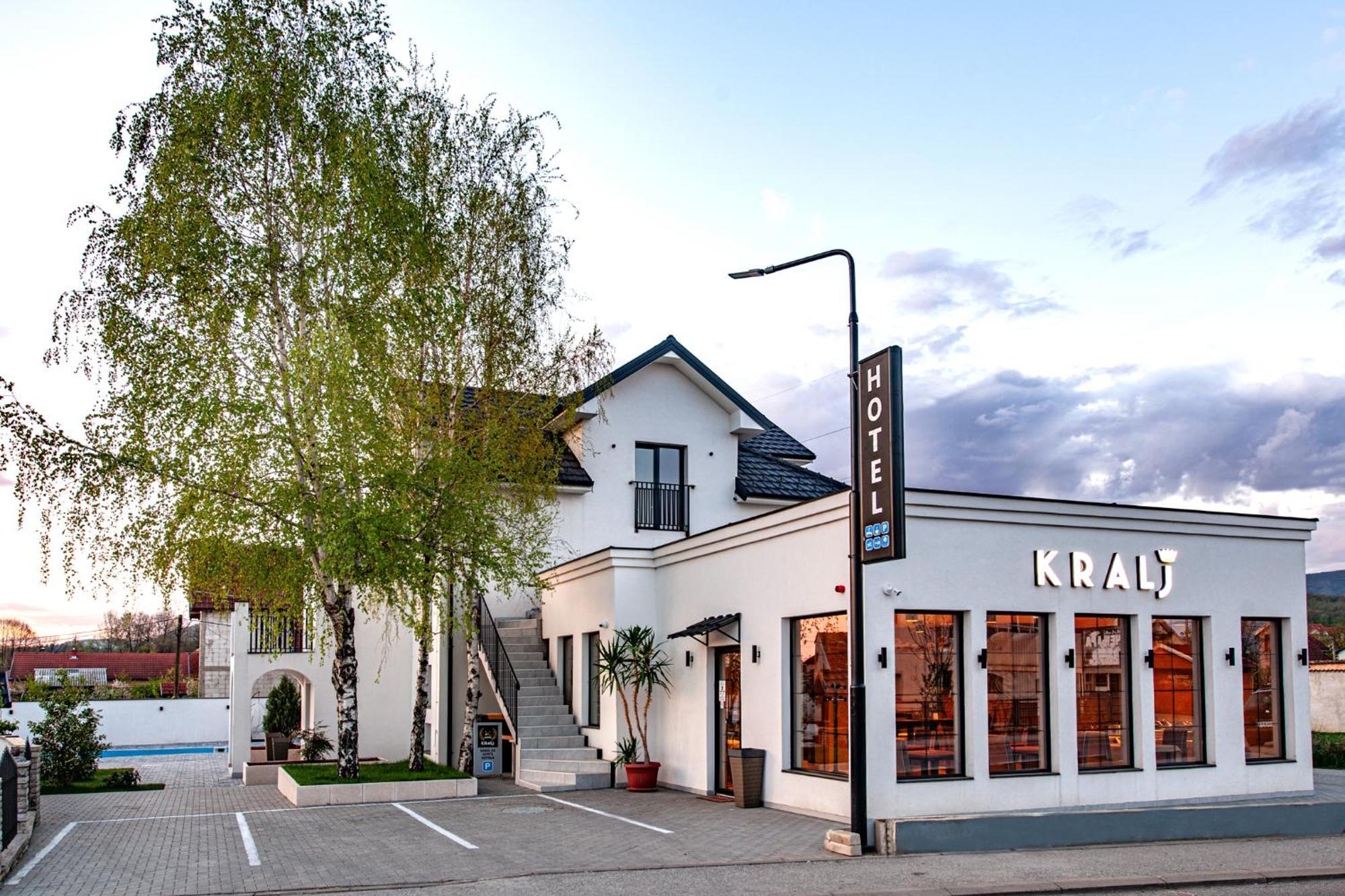 Hotel Kralj クラリエボ エクステリア 写真