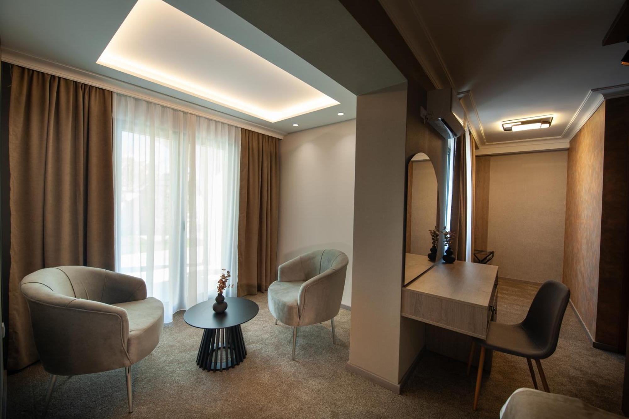 Hotel Kralj クラリエボ エクステリア 写真