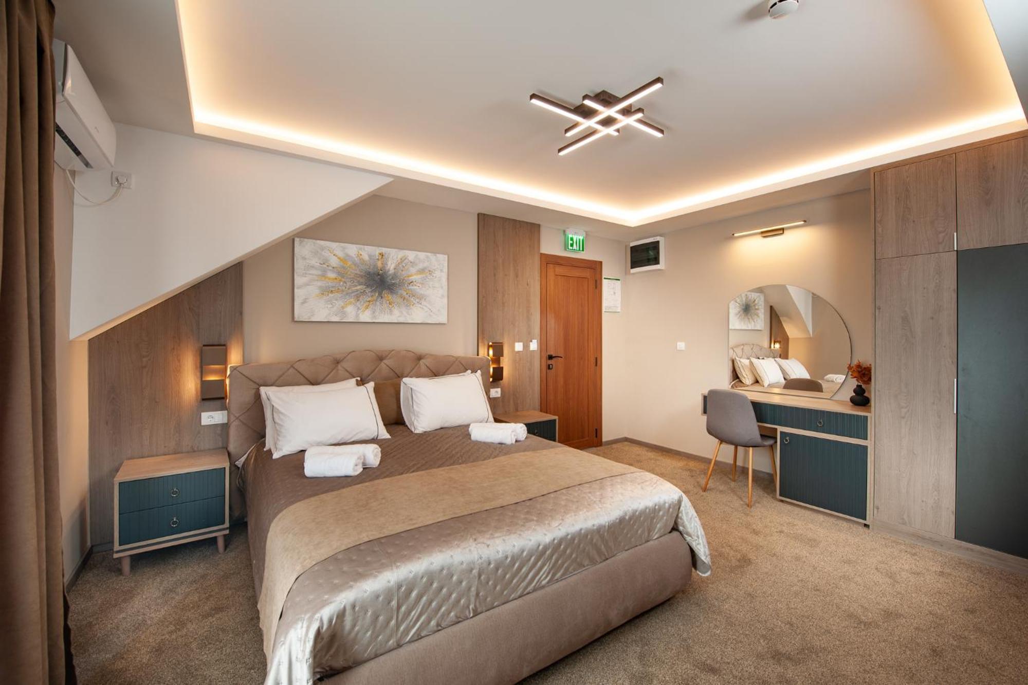 Hotel Kralj クラリエボ エクステリア 写真