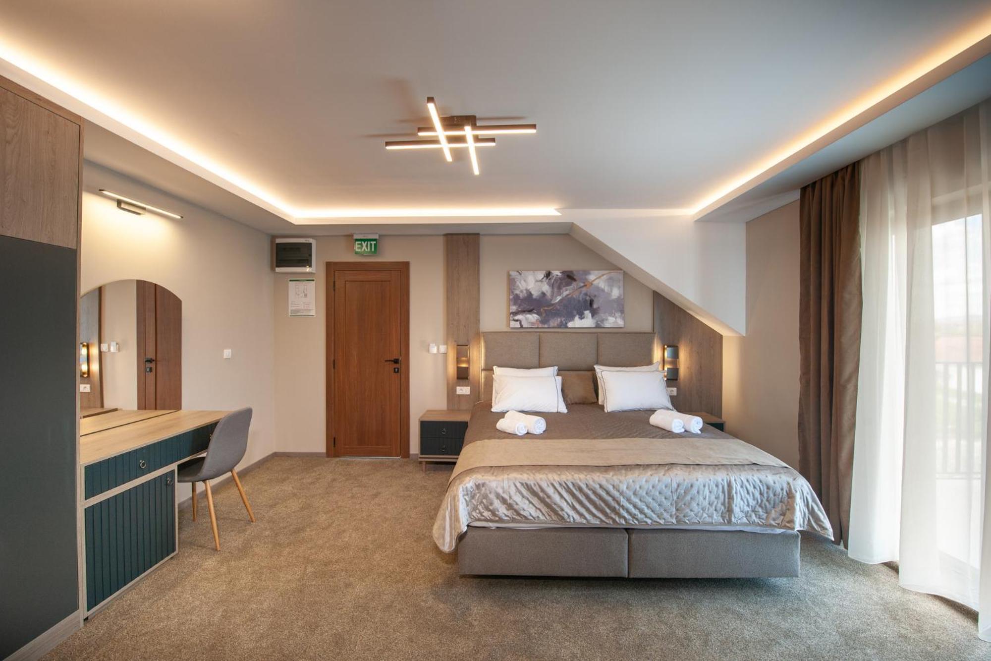 Hotel Kralj クラリエボ 部屋 写真