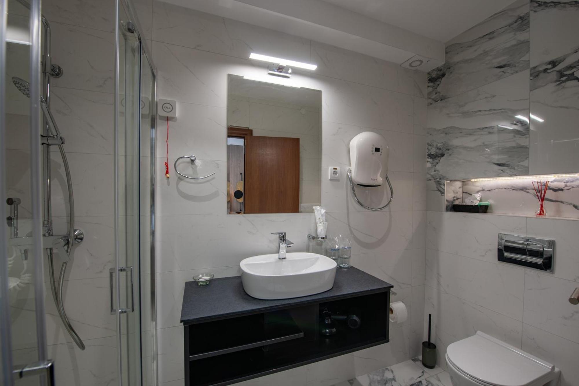 Hotel Kralj クラリエボ 部屋 写真