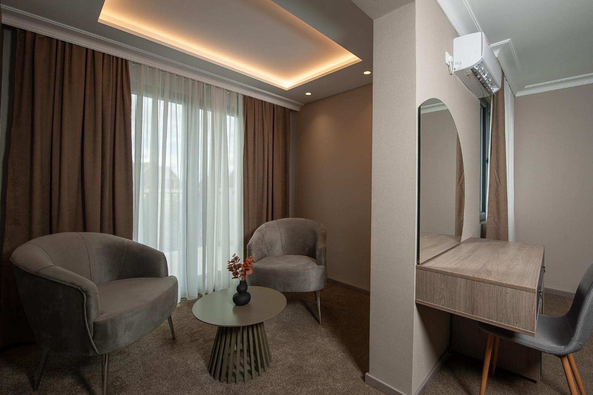 Hotel Kralj クラリエボ エクステリア 写真