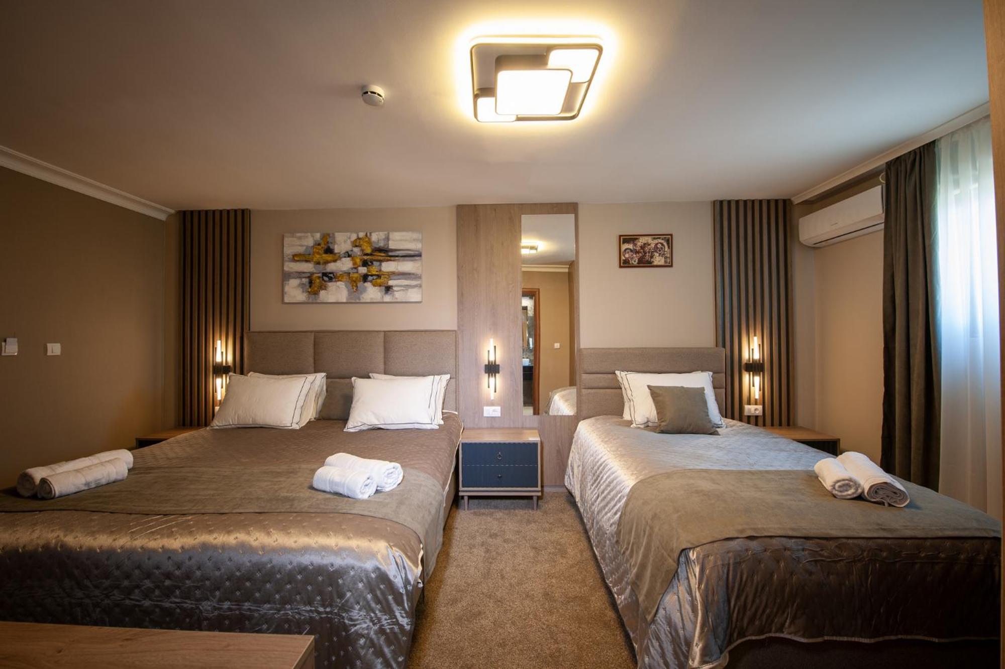 Hotel Kralj クラリエボ エクステリア 写真