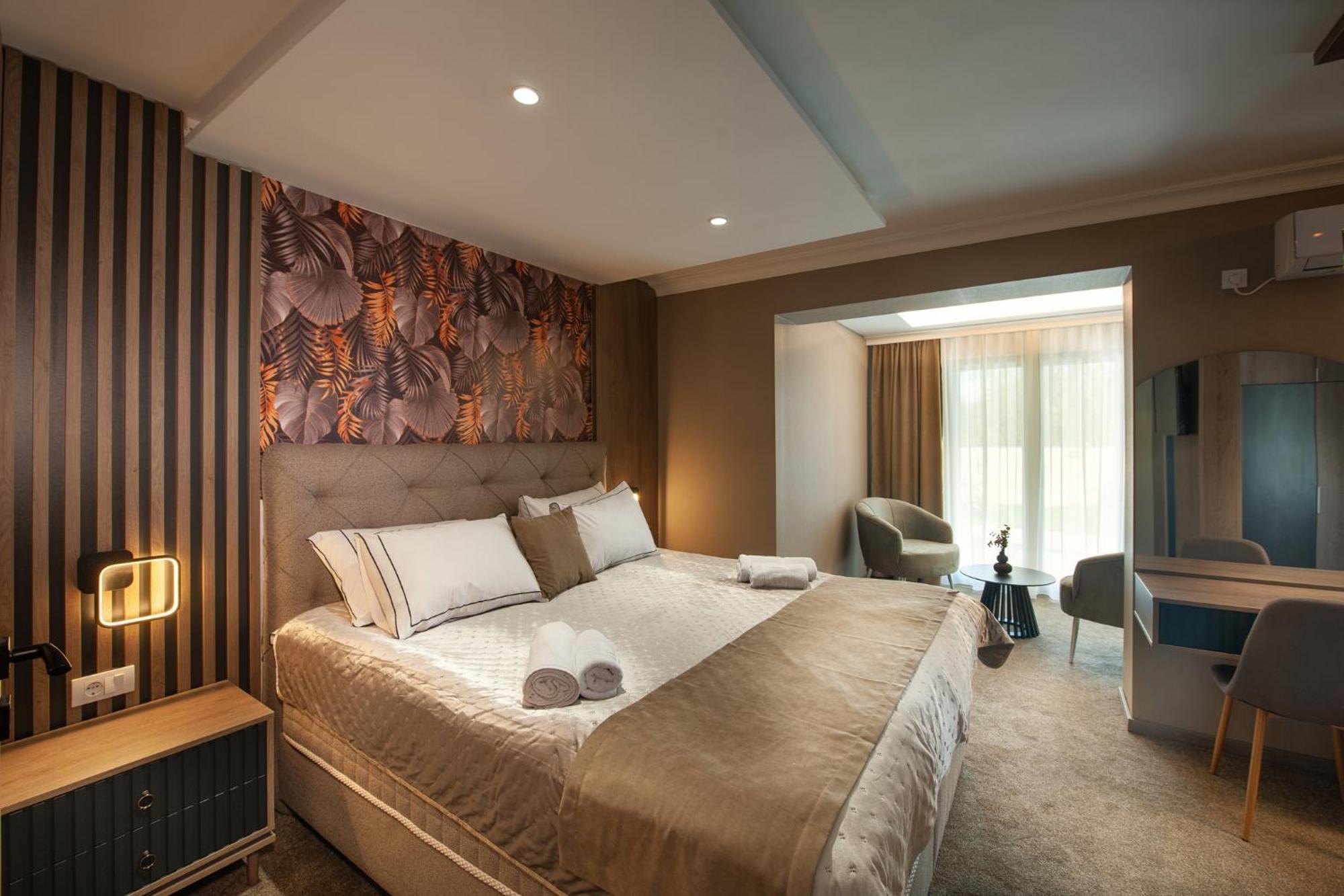 Hotel Kralj クラリエボ エクステリア 写真
