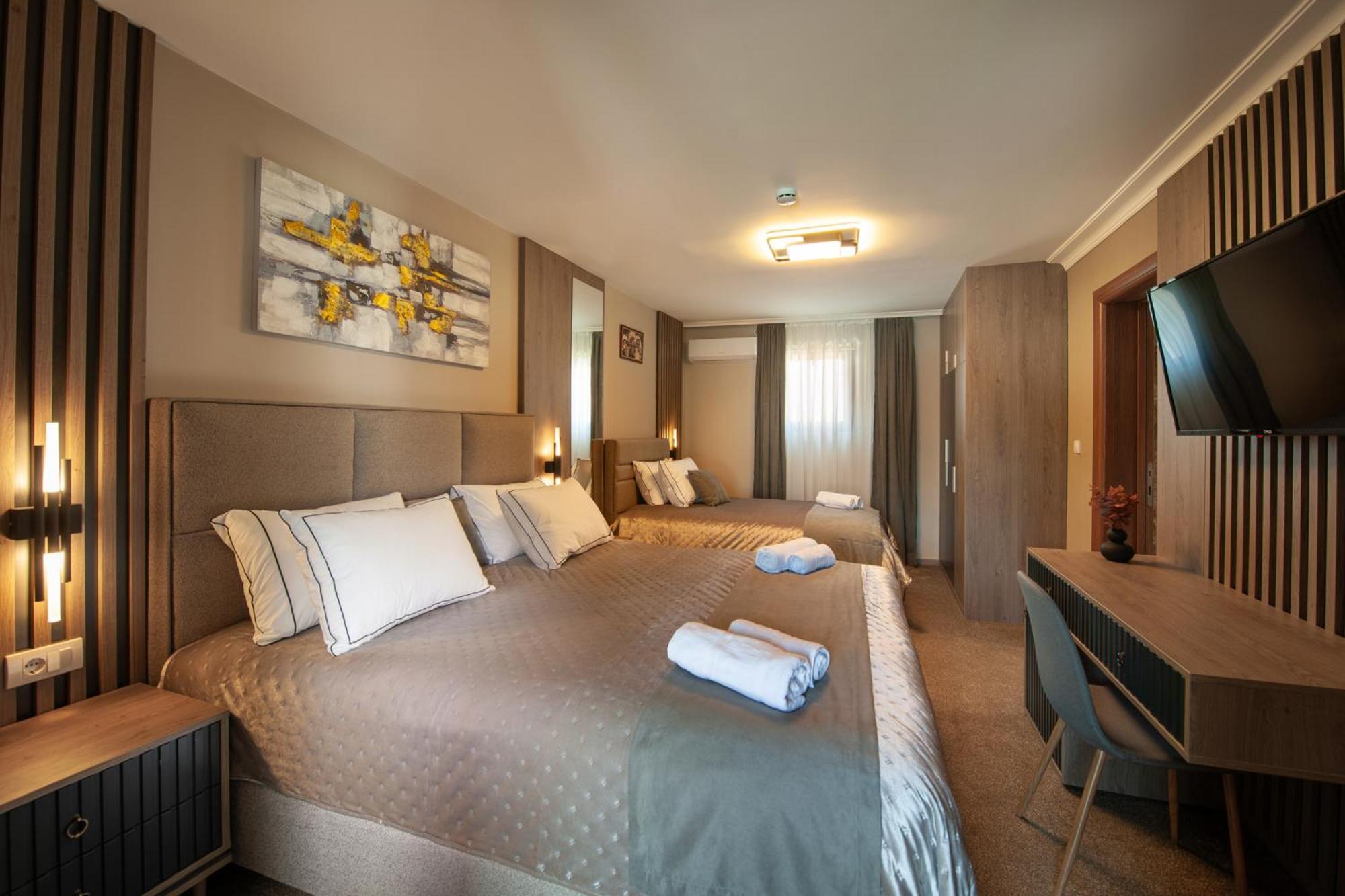 Hotel Kralj クラリエボ エクステリア 写真