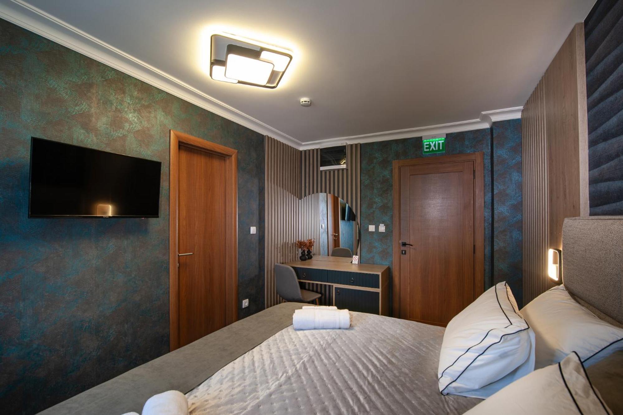 Hotel Kralj クラリエボ エクステリア 写真